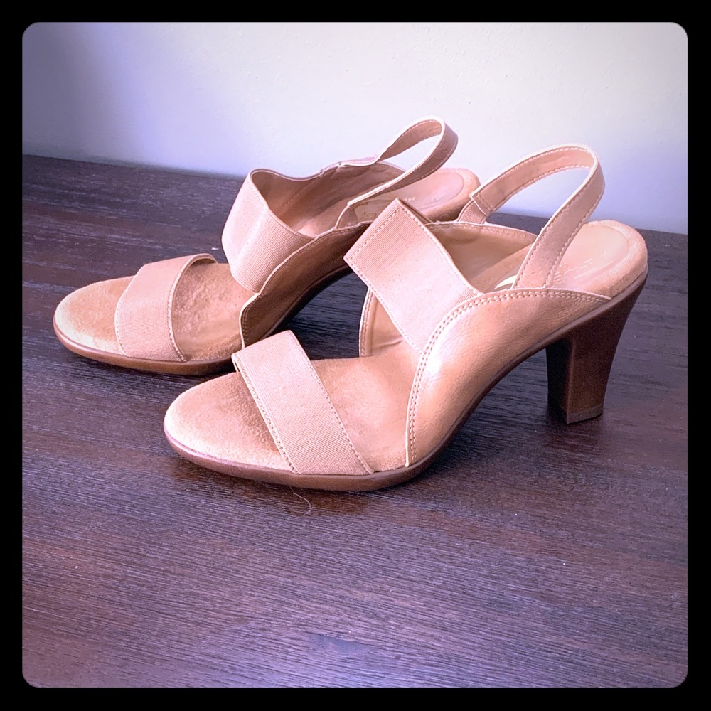 Aerosoles Tan Slingback Heels, sz 7.5
